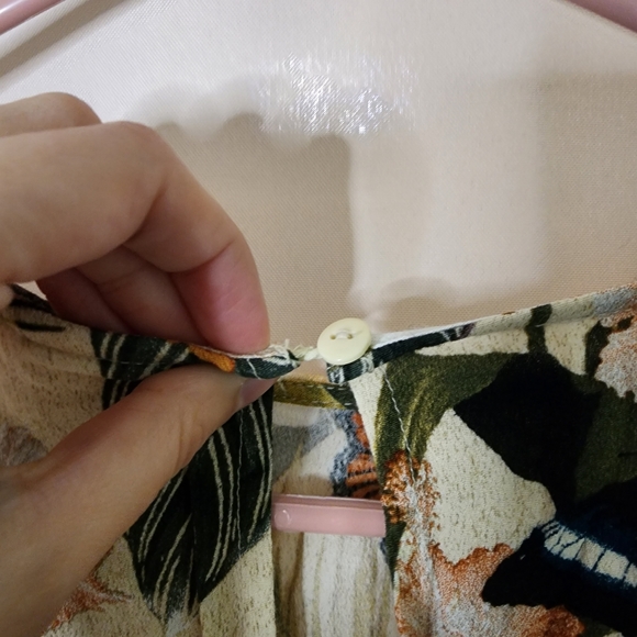 Floral butterfly H&M dress, long sleeve, 100% viscose, - Picture 9 of 10